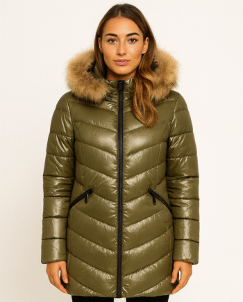 Elegant olivengrøn vinterjakke med hætte til kolde dage